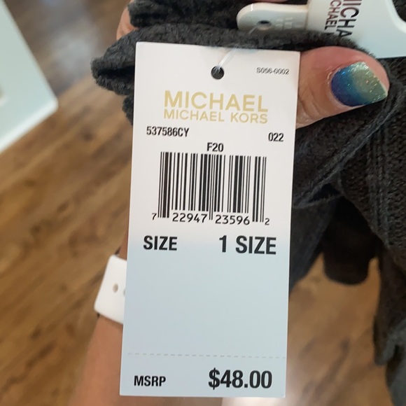 Michael Kors gloves - Picture 4 of 4